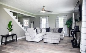 Luxurious 5 Bedroom Home! Great Location!
